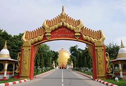 Road to Kaungmudaw Pagoda