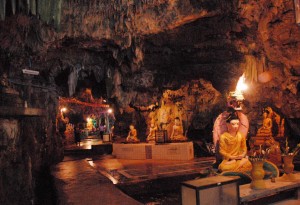 Peik Chin Myaung Cave - Pyin Oo Lwin Myanmar